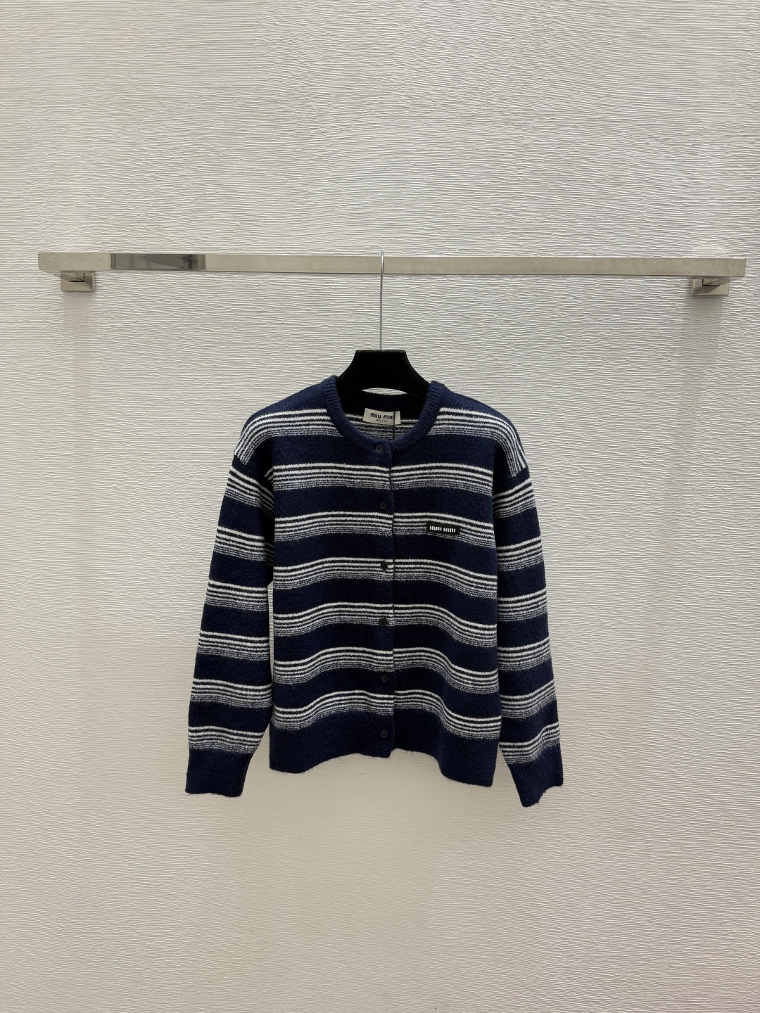 🆕M家🆕  春夏新款 撞色条纹圆领针织长袖开衫颜色：咖啡 宝蓝尺码：36.38.40