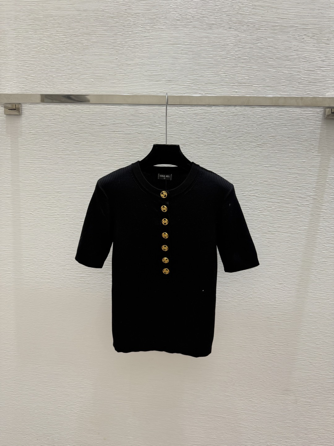 🆕CH家🆕  春夏新款 纯色简约圆领针织短袖颜色：白色 黑色尺码：36.38.40