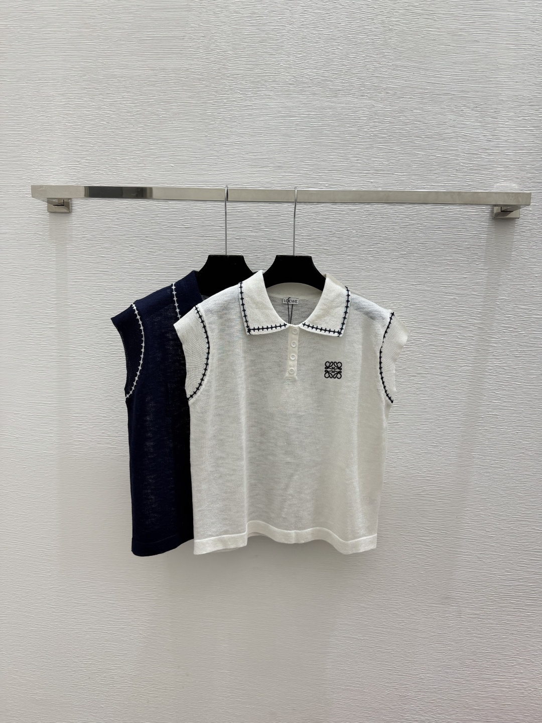 🆕LO家🆕  春夏新款 撞色简约翻领针织短袖颜色：白色 宝蓝尺码：36.38.40
