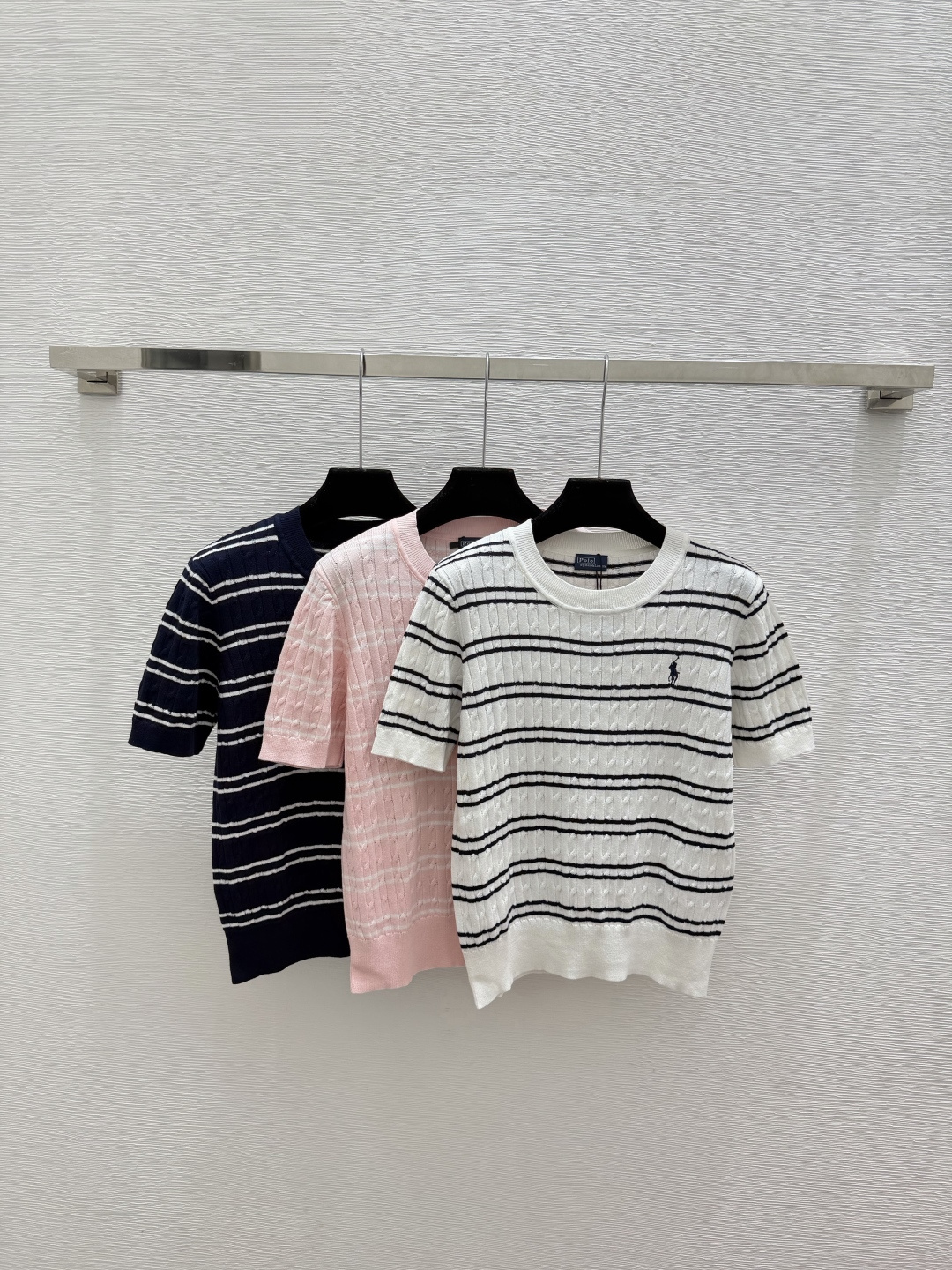 🆕PO家🆕  春夏新款 撞色条纹圆领针织短袖颜色：白色 粉色 宝蓝尺码：36.38.40