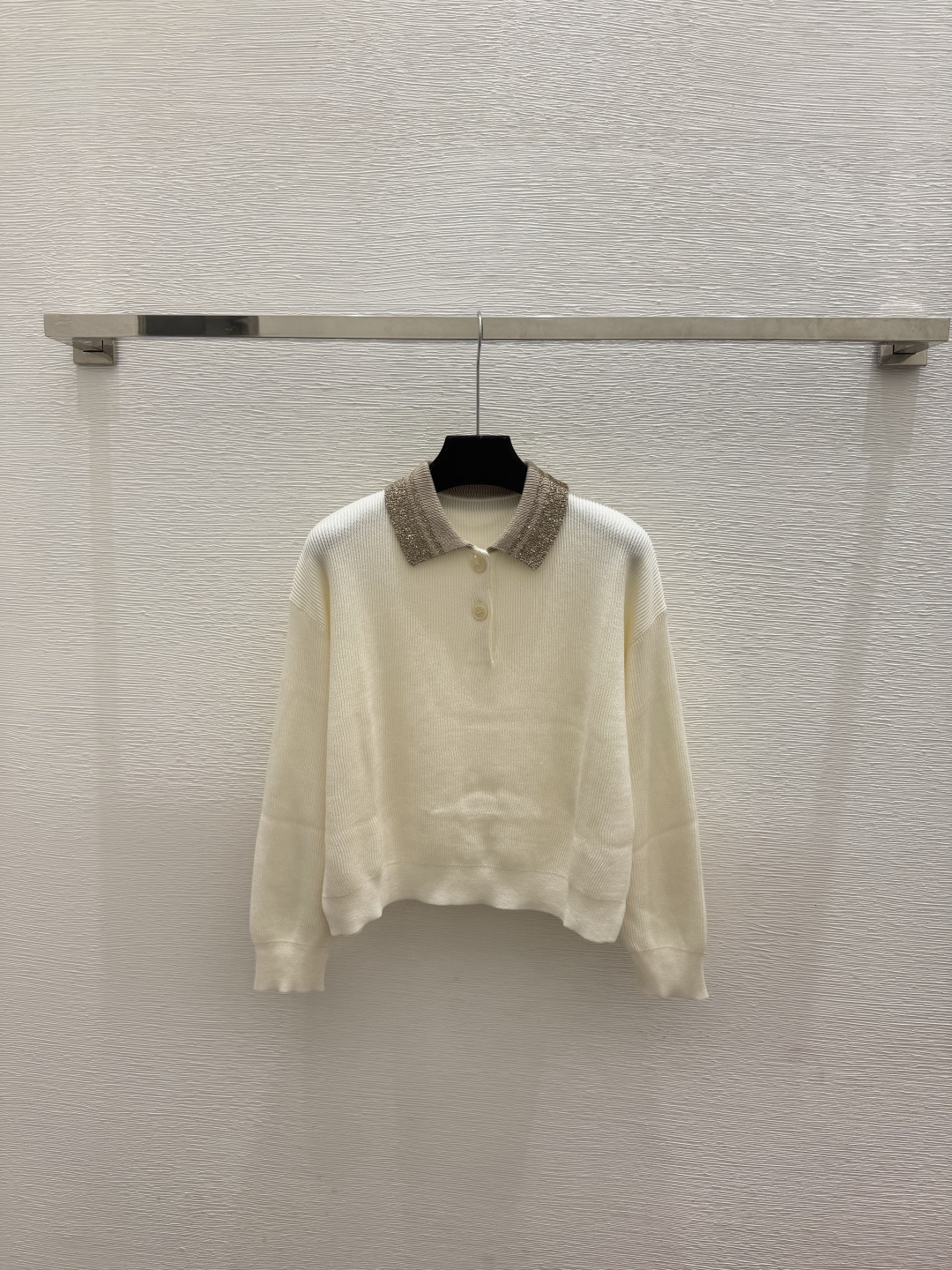 🆕BC家🆕  春夏新款 撞色翻领针织长袖颜色：杏色 宝蓝尺码：36.38.40