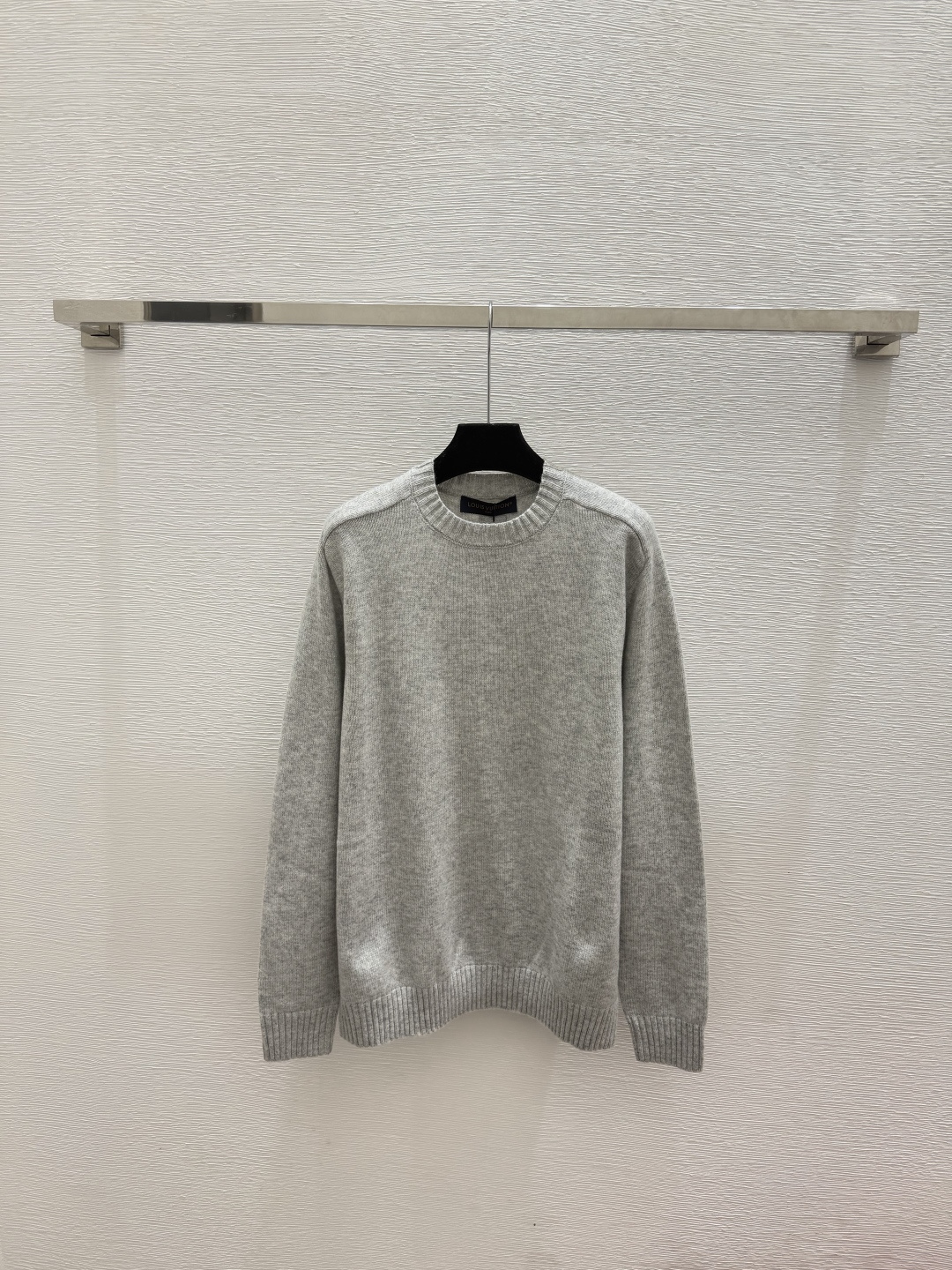 🆕L家🆕  春夏新款 纯色简约圆领针织长袖颜色：粉色 灰色 蓝色 紫色 尺码：36.38.40