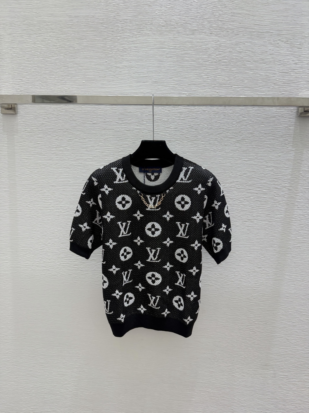 🆕L家🆕  春夏新款 撞色老花字母圆领针织短袖颜色：白色 粉色 黑色尺码：36.38.40
