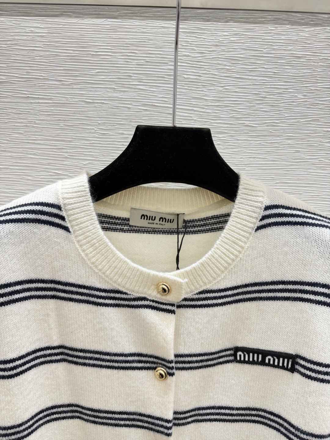 🆕M家🆕  春夏新款 撞色条纹圆领针织长袖开衫颜色：白色 咖啡 宝蓝尺码：36.38.40