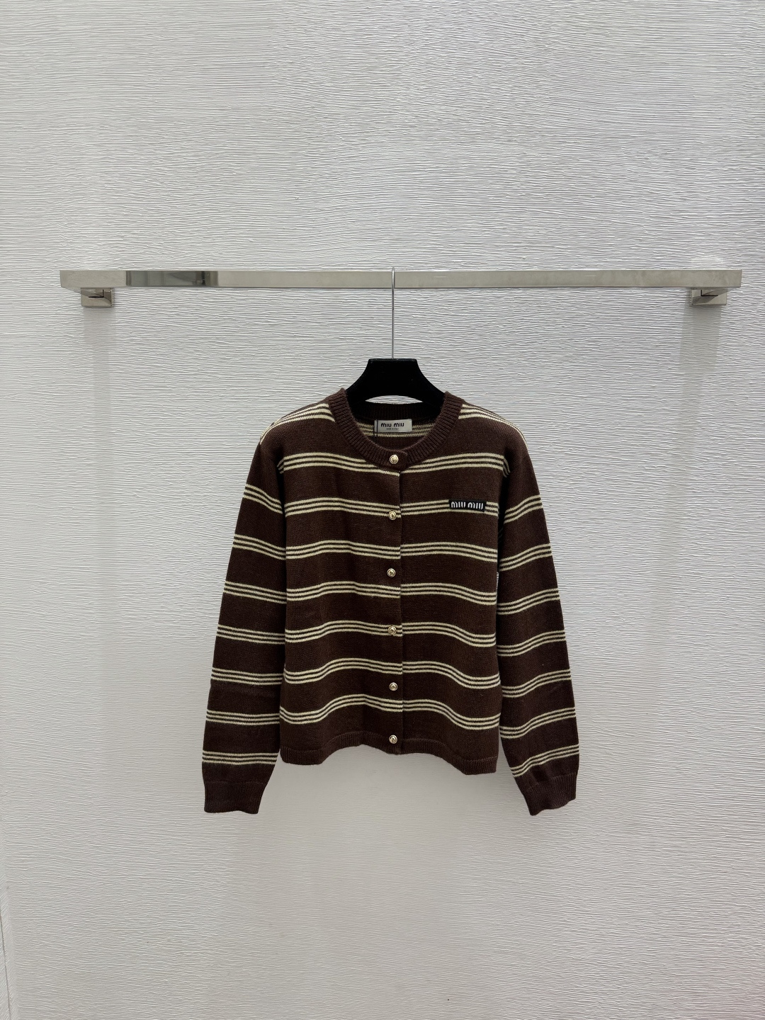 🆕M家🆕  春夏新款 撞色条纹圆领针织长袖开衫颜色：白色 咖啡 宝蓝尺码：36.38.40