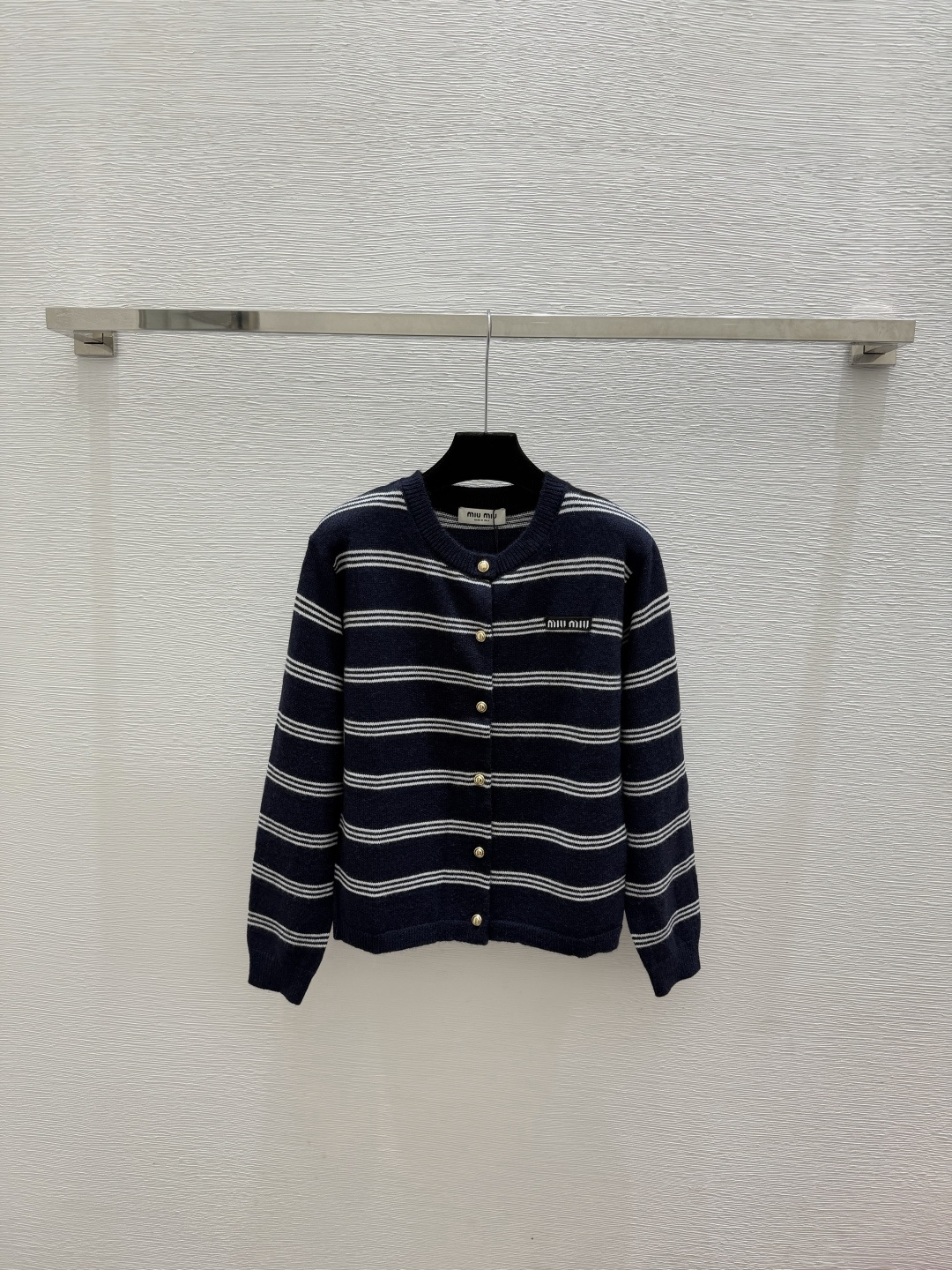 🆕M家🆕  春夏新款 撞色条纹圆领针织长袖开衫颜色：白色 咖啡 宝蓝尺码：36.38.40