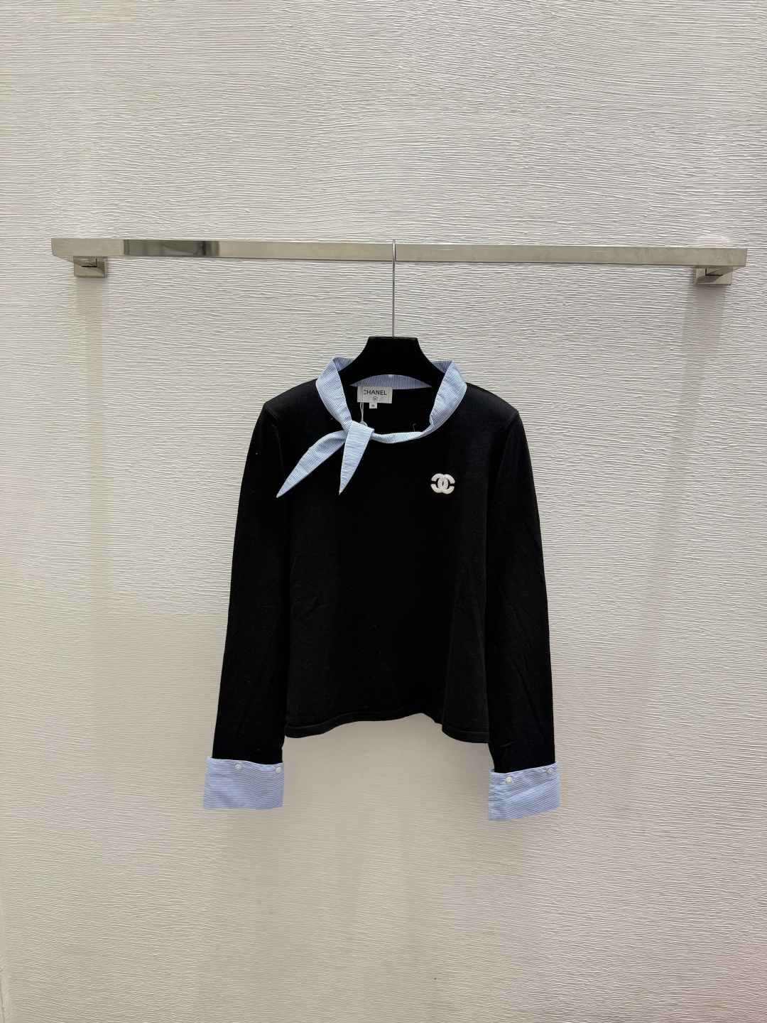 🆕CH家🆕  春夏新款 撞色简约圆领针织长袖颜色：灰色 黑色尺码：36.38.40