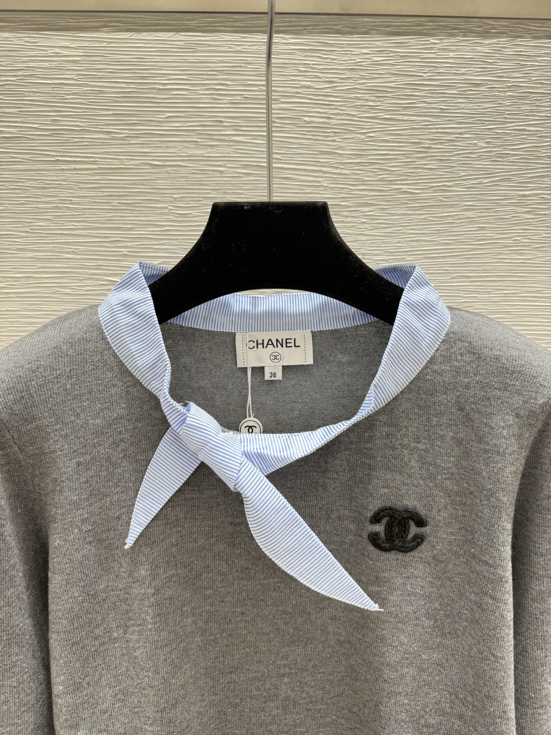 🆕CH家🆕  春夏新款 撞色简约圆领针织长袖颜色：灰色 黑色尺码：36.38.40