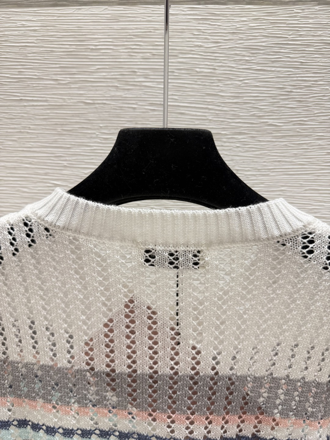 🆕M家🆕  春夏新款 撞色条纹圆领针织短袖开衫颜色：白色尺码：36.38.40