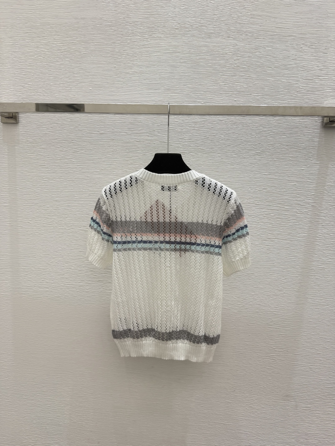 🆕M家🆕  春夏新款 撞色条纹圆领针织短袖开衫颜色：白色尺码：36.38.40