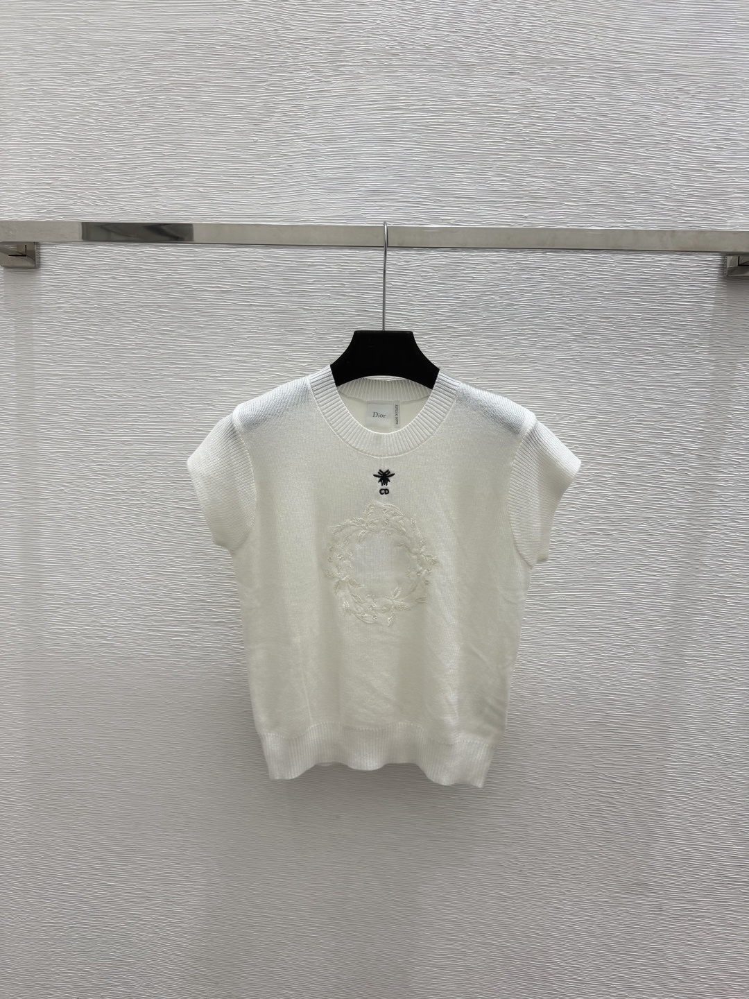 🆕D家🆕  春夏新款 纯色简约圆领针织短袖颜色：白色 灰色尺码：36.38.40