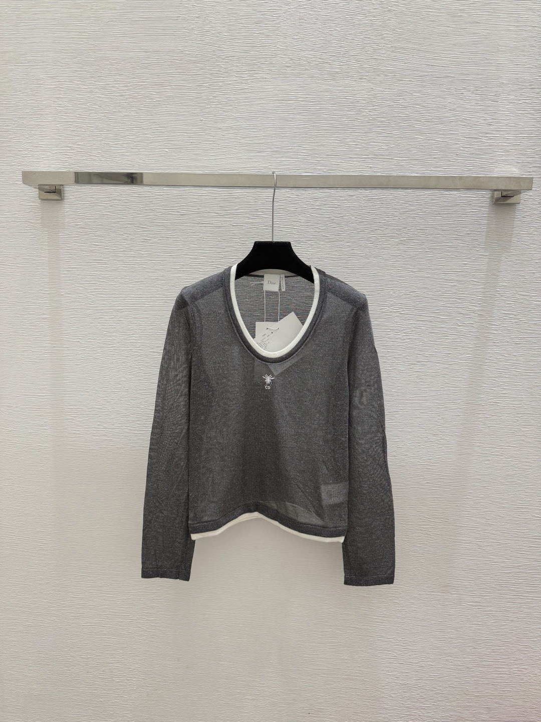 🆕D家🆕  春夏新款 撞色假两件圆领针织长袖颜色：白色 粉色 灰色尺码：36.38.40