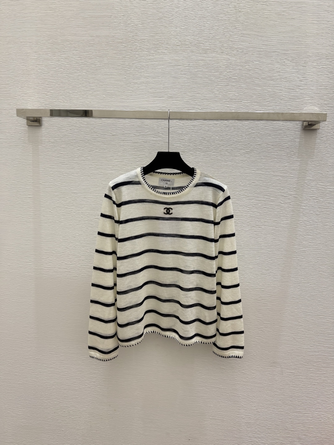 🆕CH家🆕  春夏新款 撞色条纹圆领针织长袖颜色：白色 宝蓝尺码：36.38.40