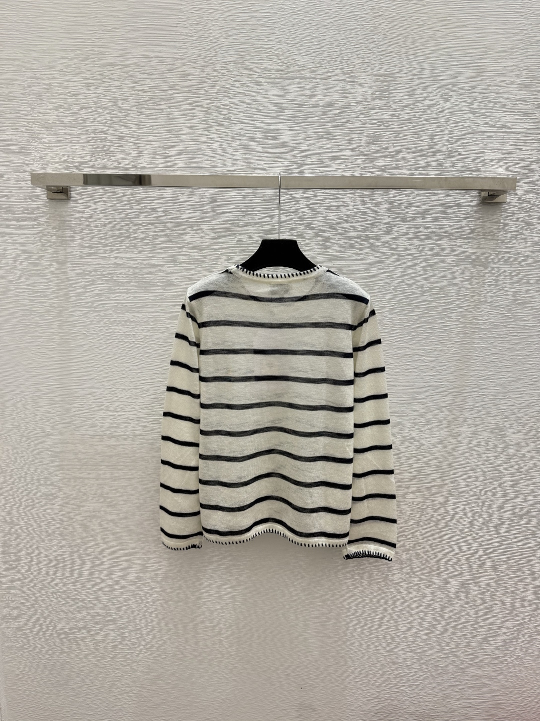 🆕CH家🆕  春夏新款 撞色条纹圆领针织长袖颜色：白色 宝蓝尺码：36.38.40