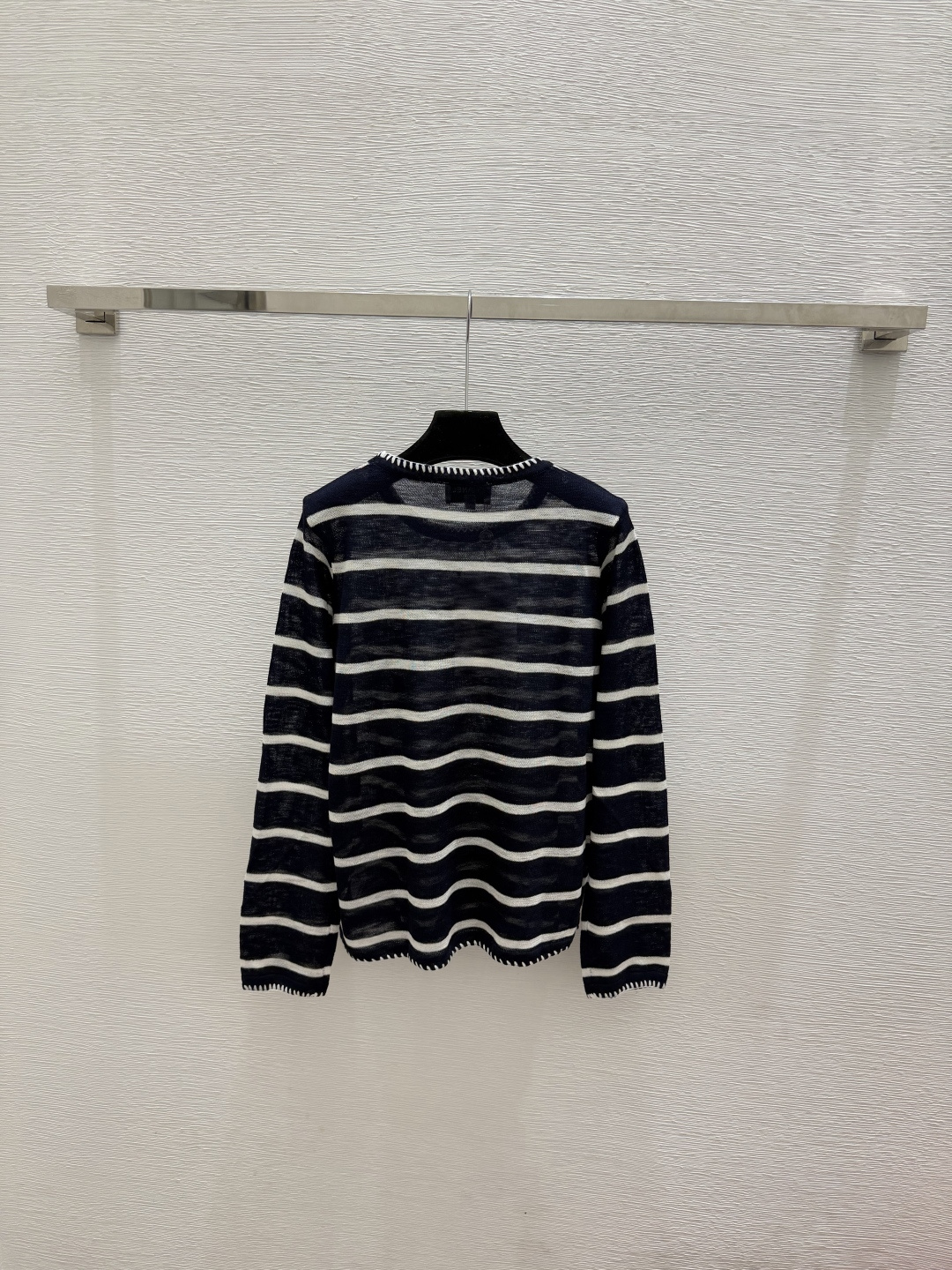 🆕CH家🆕  春夏新款 撞色条纹圆领针织长袖颜色：白色 宝蓝尺码：36.38.40
