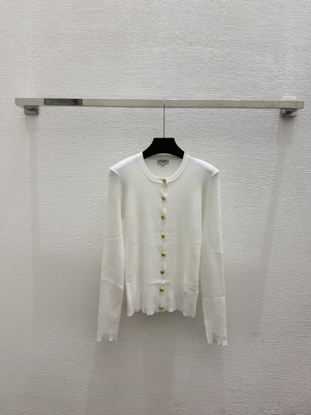 🆕CH家🆕  春夏新款 纯色简约圆领针织长袖开衫颜色：白色 黑色尺码：36.38.40