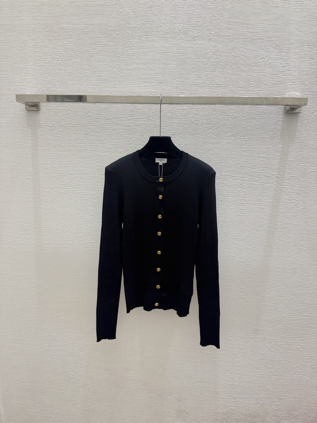 🆕CH家🆕  春夏新款 纯色简约圆领针织长袖开衫颜色：白色 黑色尺码：36.38.40
