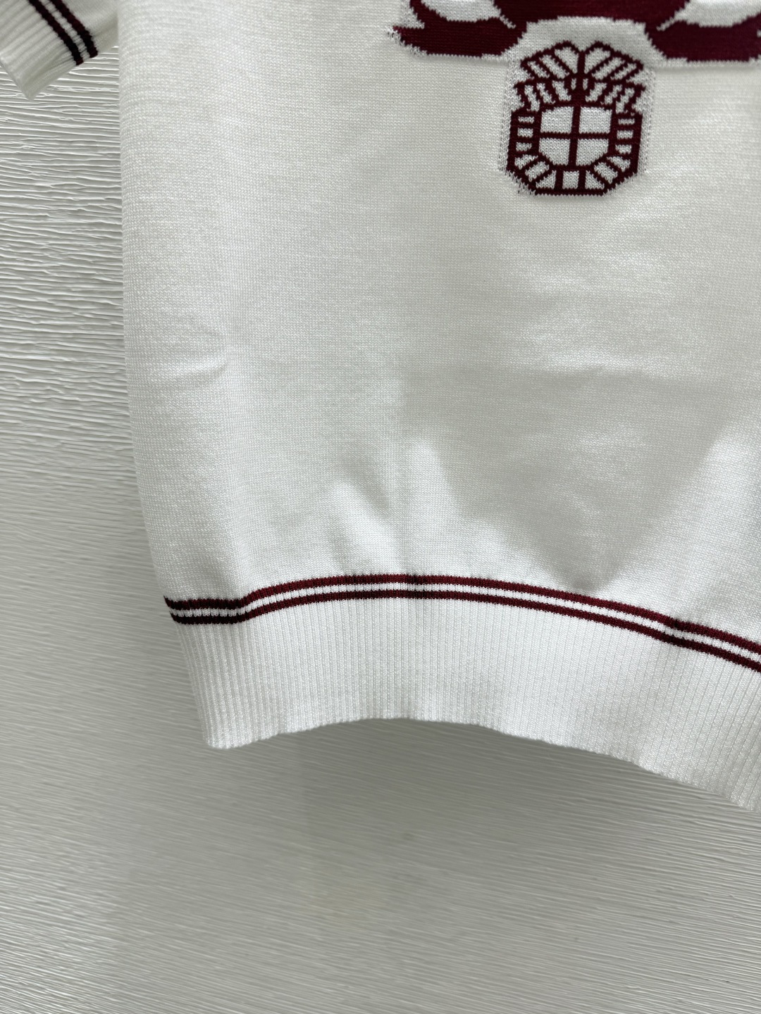 🆕P家🆕  春夏新款 撞色字母圆领针织短袖颜色：白色 黑色尺码：36.38.40