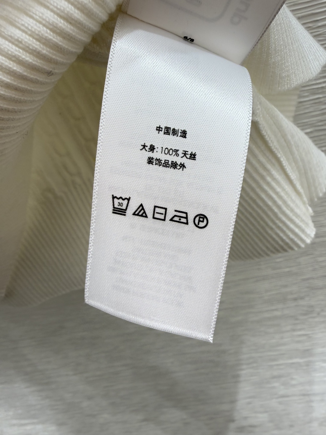 🆕PO家🆕  春夏新款 纯色简约翻领针织短袖颜色：白色 粉色尺码：36.38.40