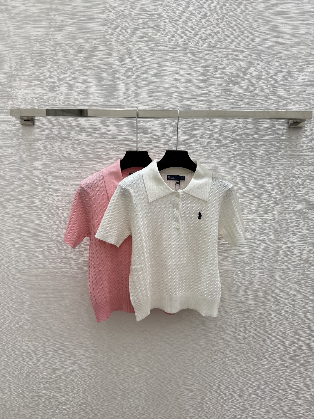 🆕PO家🆕  春夏新款 纯色简约翻领针织短袖颜色：白色 粉色尺码：36.38.40