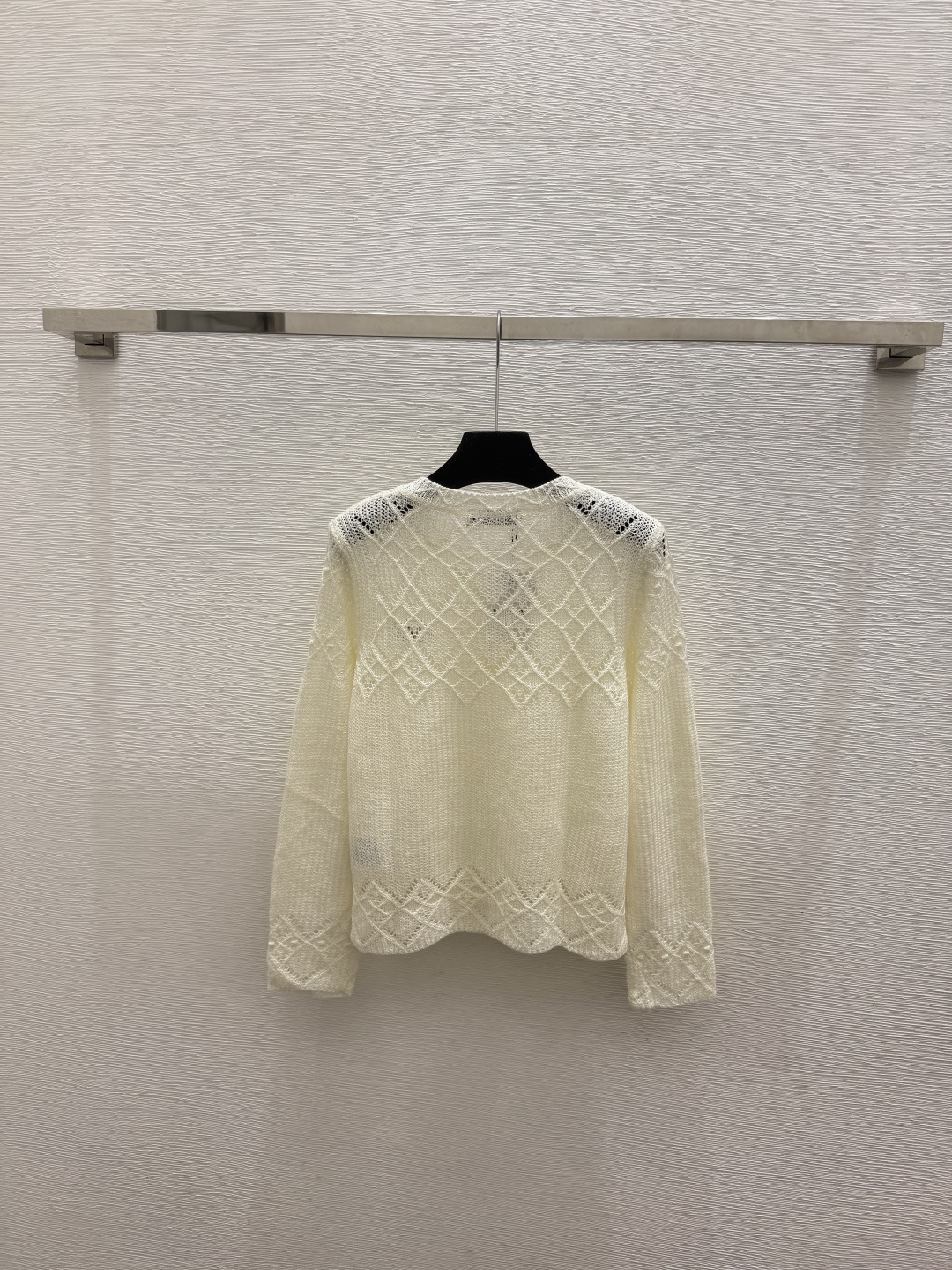 🆕VA家🆕  春夏新款 纯色简约圆领针织长袖开衫颜色：白色 黑色尺码：36.38.40