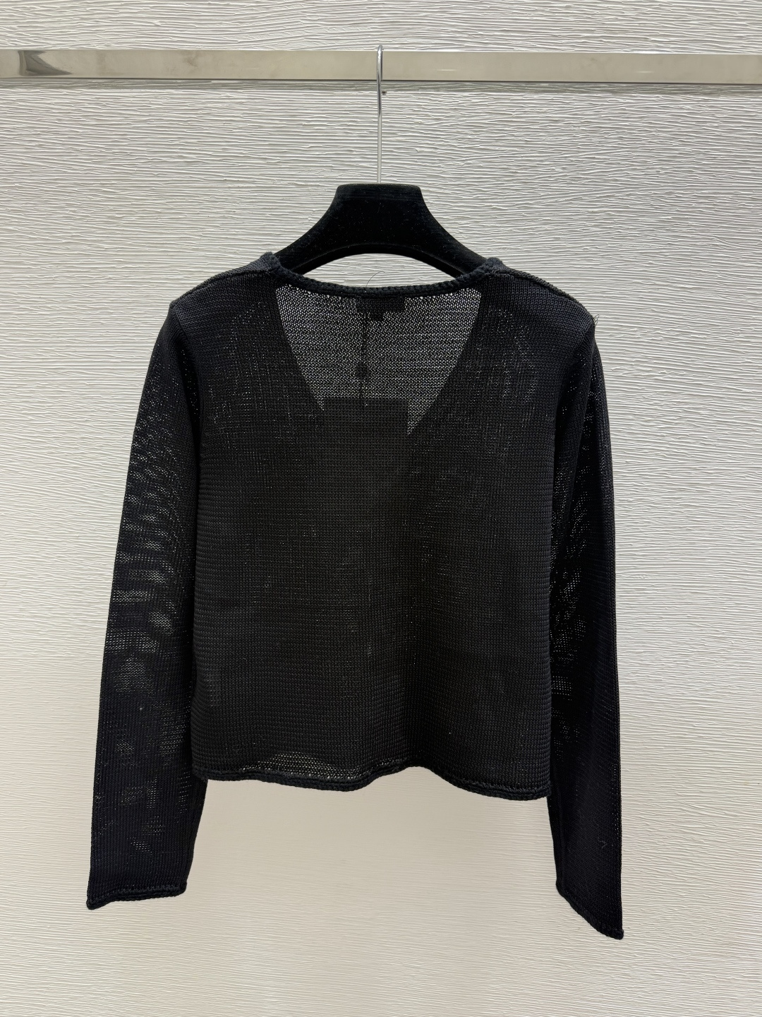 🆕CH家🆕  早秋新款  纯色钉珠V领针织长袖开衫 颜色：白色 黑色 尺码：36.38.40