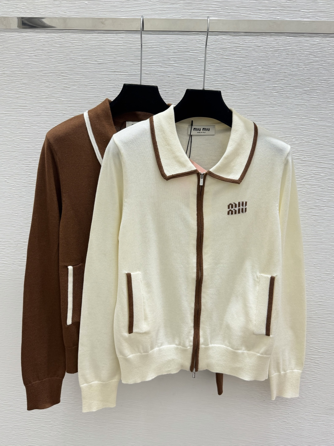 🆕M家🆕  早秋新款  撞色翻领针织长袖开衫 颜色：白色 咖啡 尺码：36.38.40