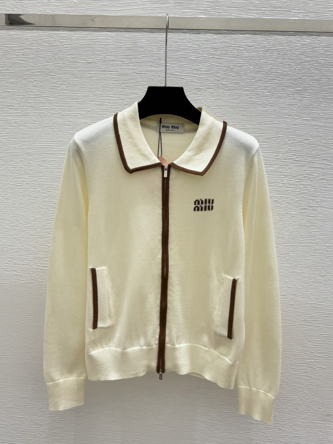 🆕M家🆕  早秋新款  撞色翻领针织长袖开衫 颜色：白色 咖啡 尺码：36.38.40