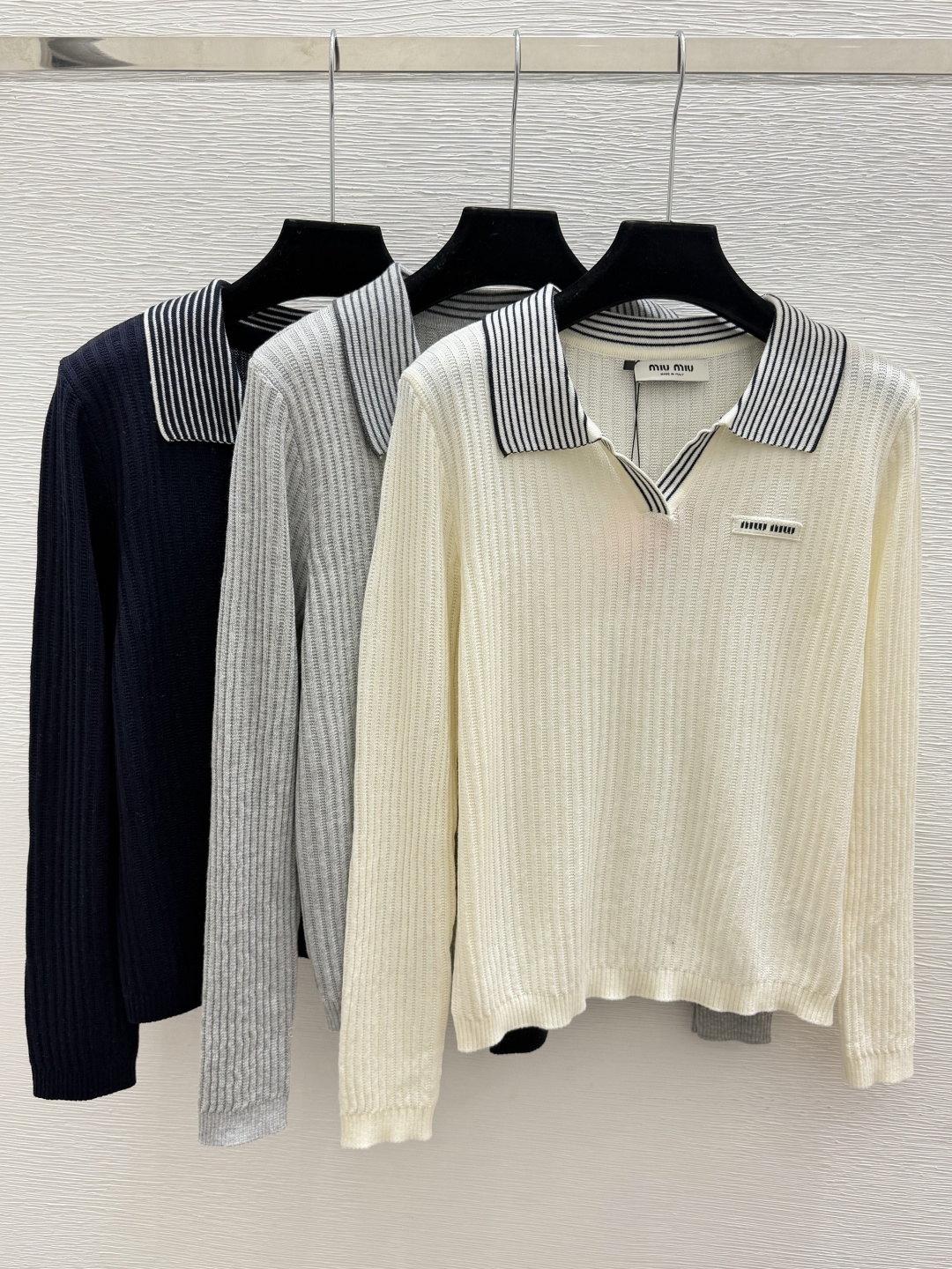 🆕M家🆕  早秋新款  撞色翻领针织长袖 颜色：杏色 灰色 宝蓝 尺码：36.38.40