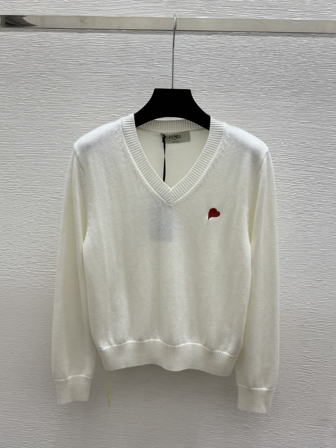 🆕F家🆕  早秋新款  纯色简约V领针织长袖 颜色：白色 卡其 黑色 尺码：36.38.40