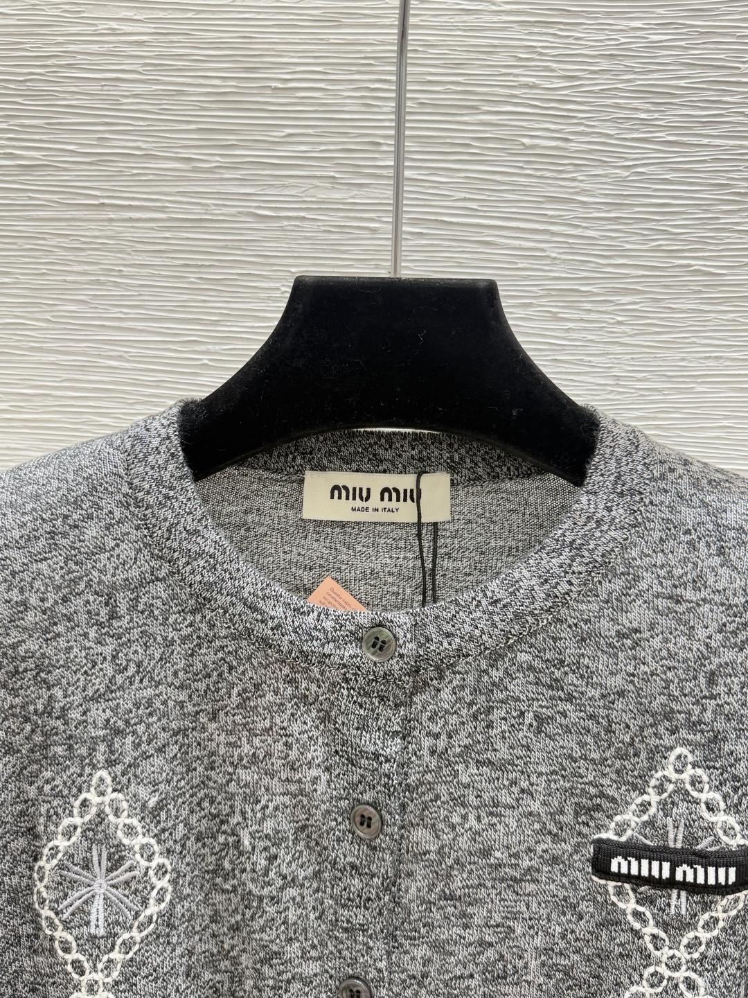 🆕M家🆕  早秋新款  撞色菱格圆领针织长袖开衫 颜色：灰色 尺码：36.38.40