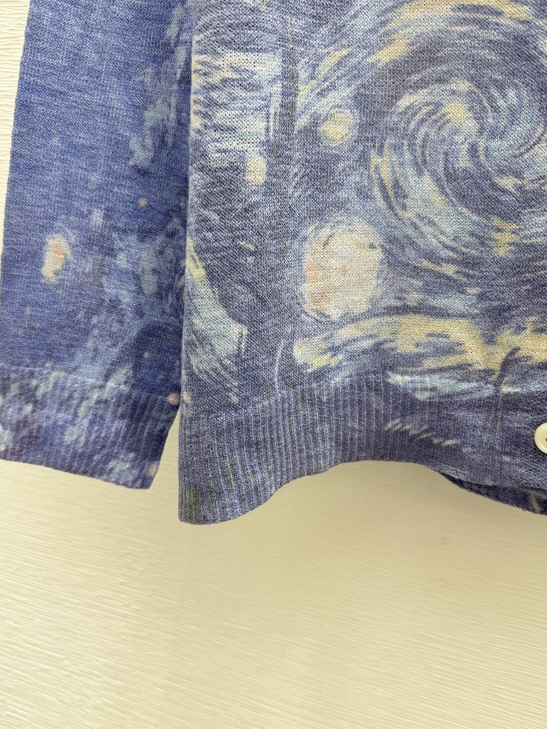 🆕LO家🆕  早秋新款  撞色简约V领针织长袖开衫 颜色：紫色 尺码：36.38.40