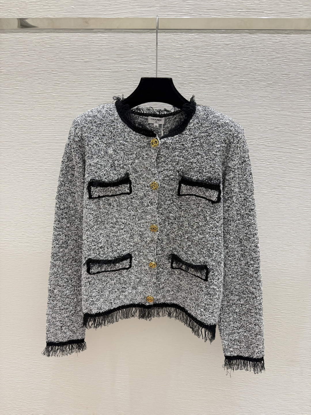 🆕CH家🆕  早秋新款  撞色流苏圆领针织长袖开衫 颜色：黑色 尺码：36.38.40