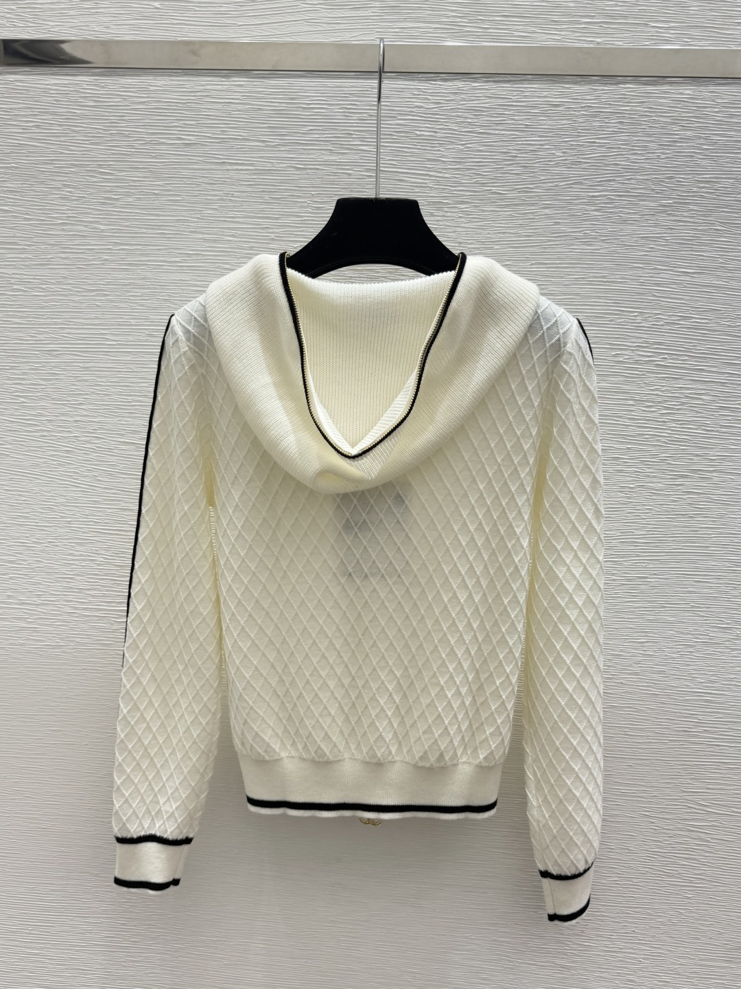 🆕CH家🆕  早秋新款  撞色连帽针织长袖开衫 颜色：白色 黑色 尺码：36.38.40