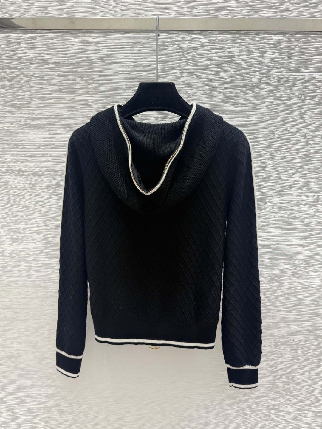 🆕CH家🆕  早秋新款  撞色连帽针织长袖开衫 颜色：白色 黑色 尺码：36.38.40