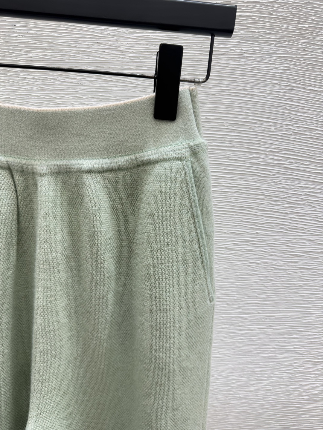 🆕BC家🆕  早秋新款  纯色简约针织长裤 颜色：绿色 灰色 尺码：36.38.40
