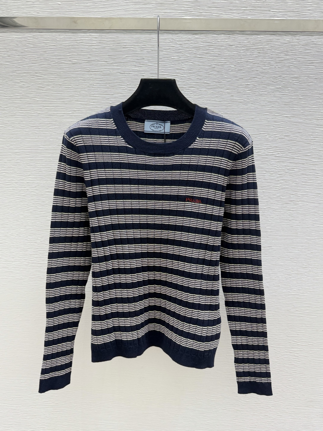 🆕P家🆕  早秋新款  撞色条纹圆领针织长袖 颜色：粉色 宝蓝 尺码：36.38.40