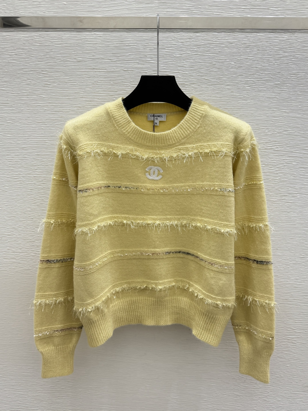 🆕CH家🆕  早秋新款  纯色简约圆领针织长袖 颜色：白色 黄色 尺码：36.38.40