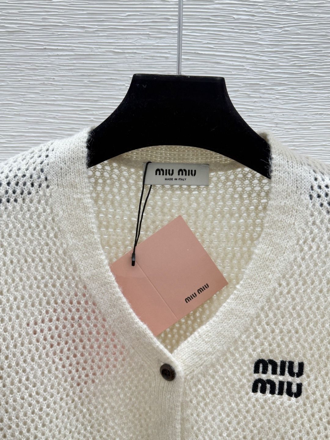 🆕M家🆕  早秋新款  纯色简约V领针织长袖开衫 颜色：杏色 咖啡 尺码：36.38.40