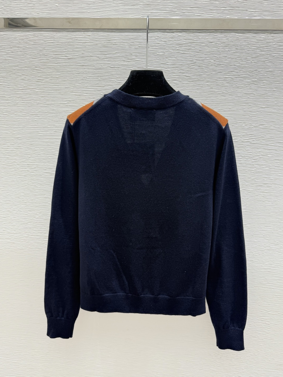 🆕P家🆕  早秋新款  撞色菱格V领针织长袖开衫 颜色：宝蓝 尺码：36.38.40