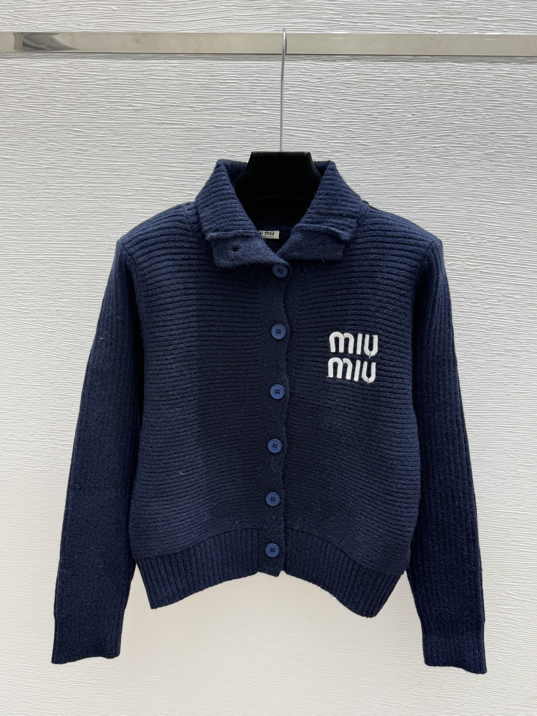🆕M家🆕  早秋新款  纯色翻领针织长袖开衫 颜色：白色 宝蓝 尺码：36.38.40