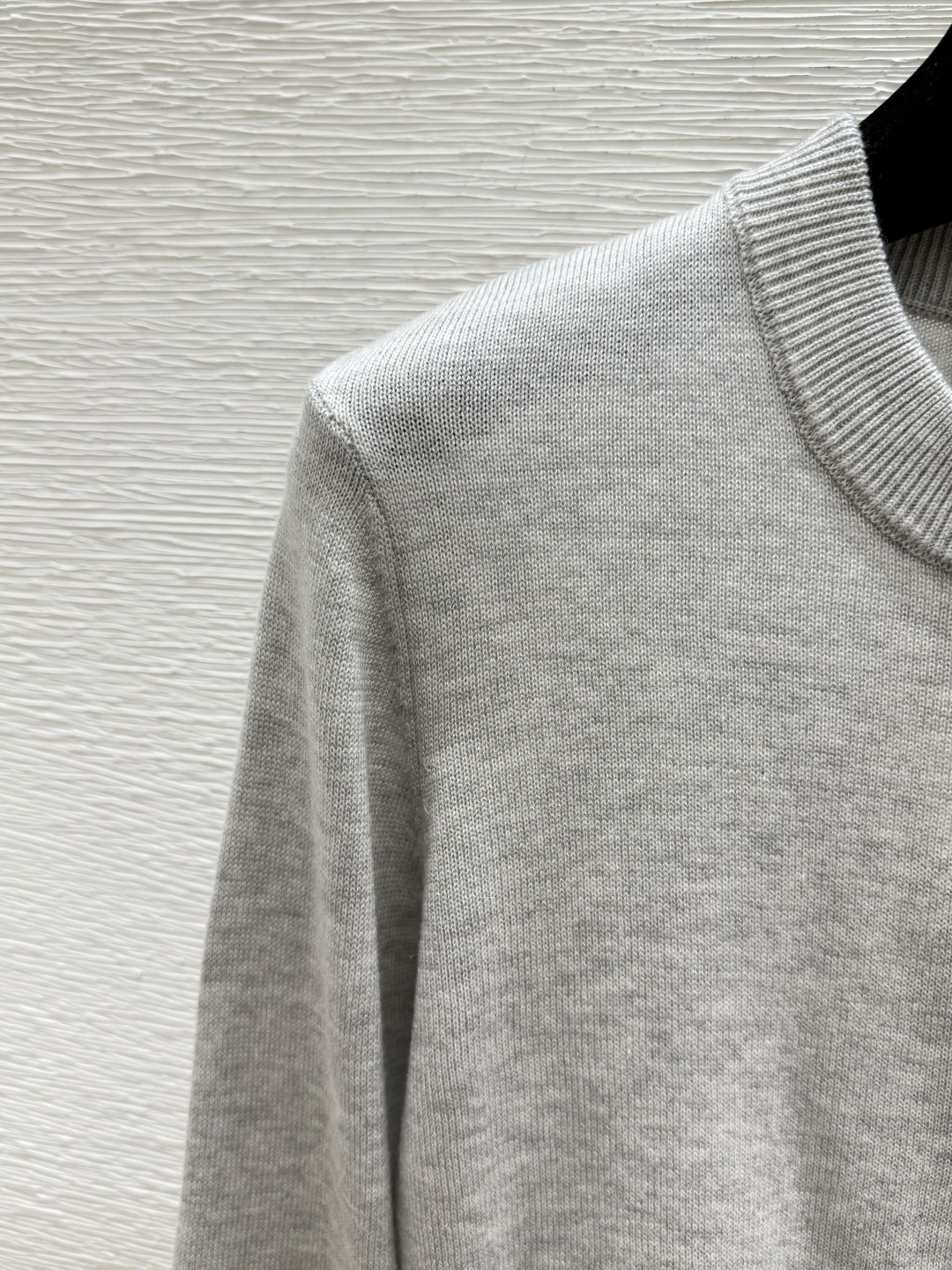 🆕M家🆕  早秋新款 撞色简约圆领针织长袖开衫 颜色：灰色 尺码：36.38.40