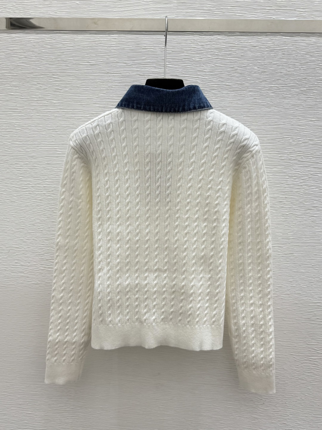 🆕M家🆕  早秋新款 撞色翻领针织长袖开衫 颜色：白色 咖啡 尺码：36.38.40