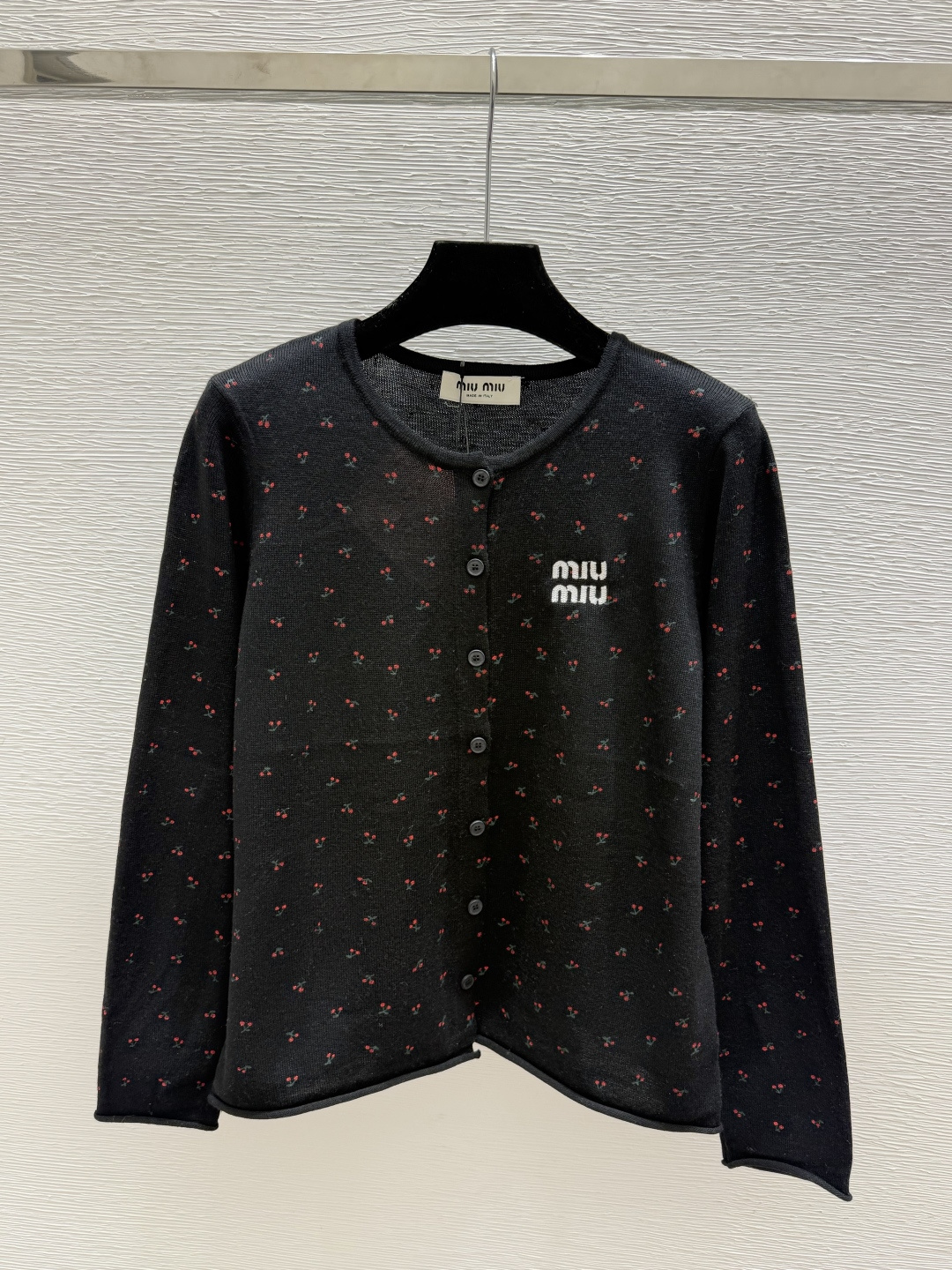 🆕M家🆕  早秋新款 撞色花卉圆领针织长袖开衫 颜色：白色 黑色 尺码：36.38.40