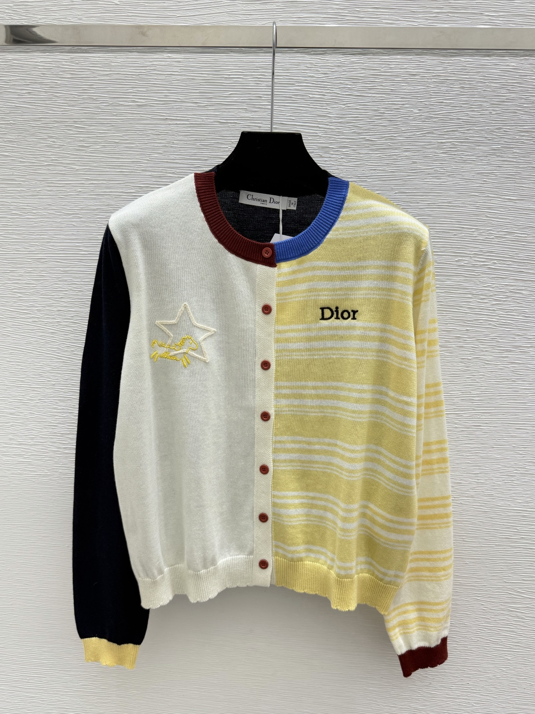 🆕D家🆕  早秋新款 撞色条纹圆领针织长袖开衫 颜色：红色 宝蓝 尺码：36.38.40