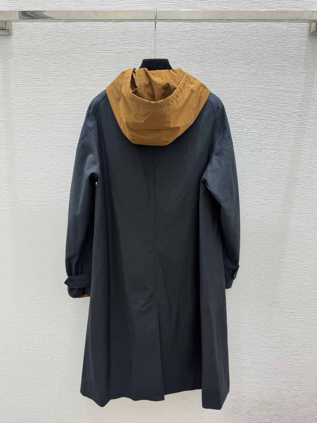🆕M家🆕  早秋新款 撞色连帽长袖开衫 颜色：黑色 尺码：36.38.40