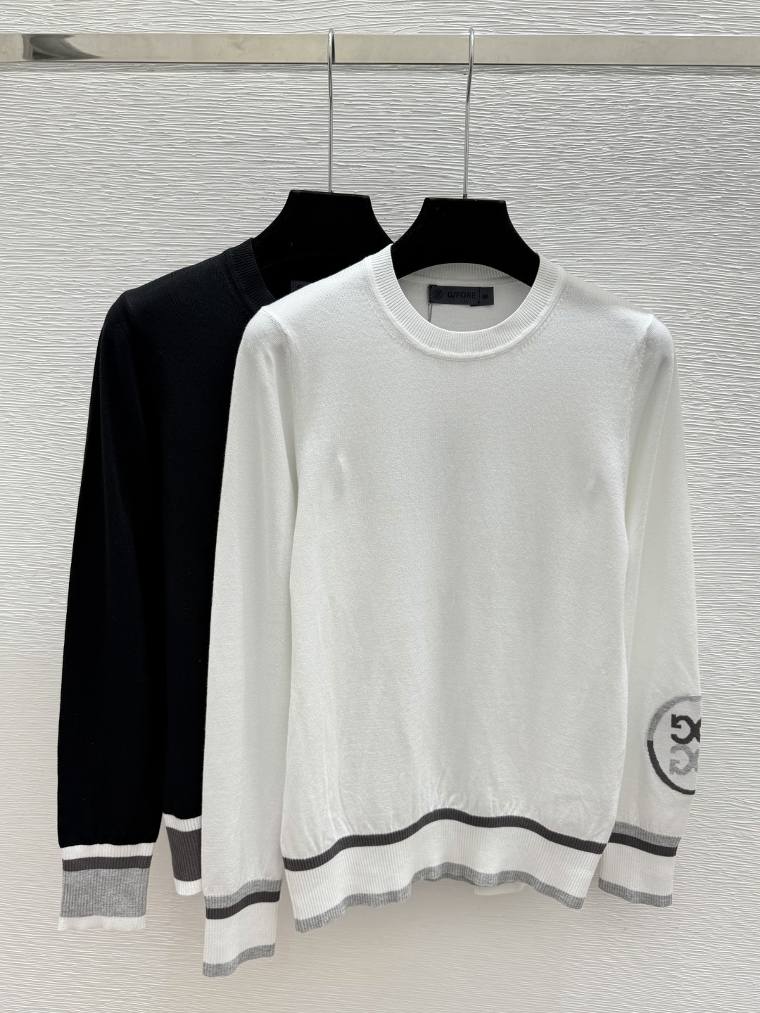 🆕GF家🆕  早秋新款 撞色条纹圆领针织长袖 颜色：白色 黑色 尺码：36.38.40