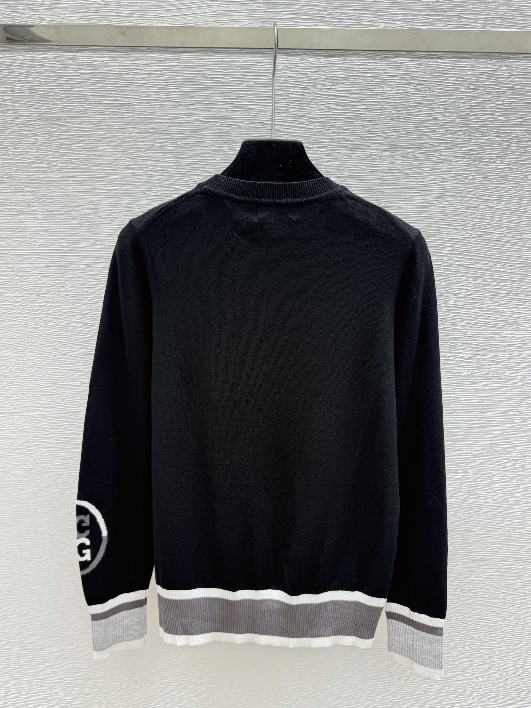 🆕GF家🆕  早秋新款 撞色条纹圆领针织长袖 颜色：白色 黑色 尺码：36.38.40