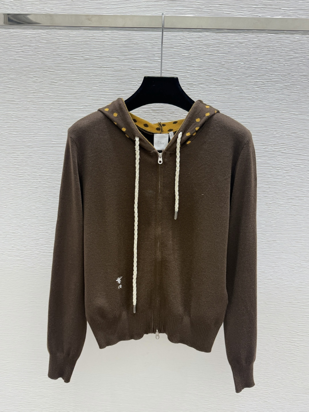 🆕D家🆕  早秋新款 撞色波动连帽针织长袖开衫 颜色：杏色 咖啡 尺码：36.38.40
