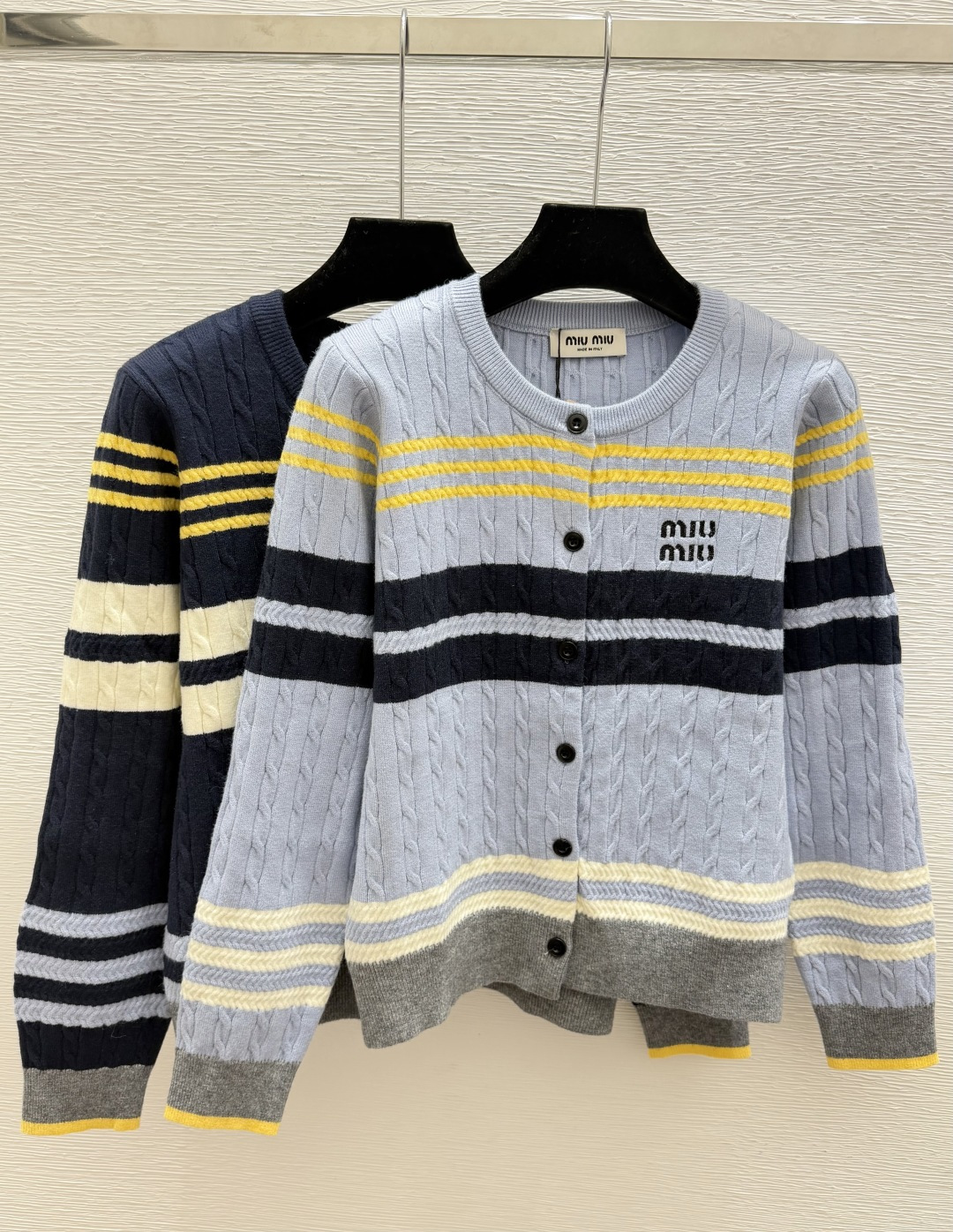 🆕M家🆕  早秋新款 撞色条纹圆领针织长袖开衫 颜色：蓝色 宝蓝 尺码：36.38.40